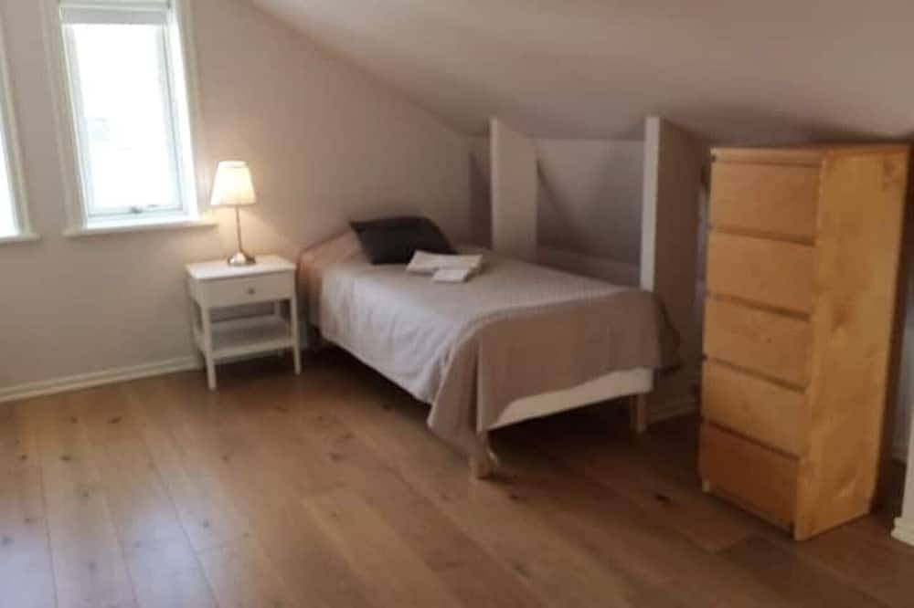 Gula Huset Mellan Kungälv, Torslanda och Göteborg in Göteborg, Västergötland