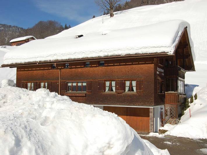 Ferienwohnung für 3 Personen, mit Balkon und Garten in Schoppernau