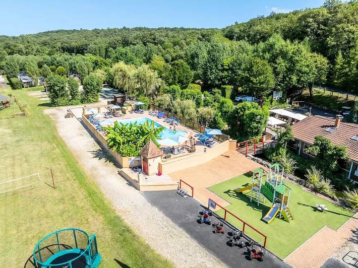 Mobil home pour 4 personnes, avec piscine et terrasse - 1