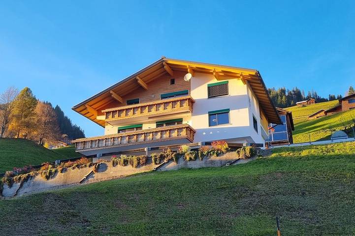 Ferienwohnung für 8 Personen, mit Balkon in Sonntag