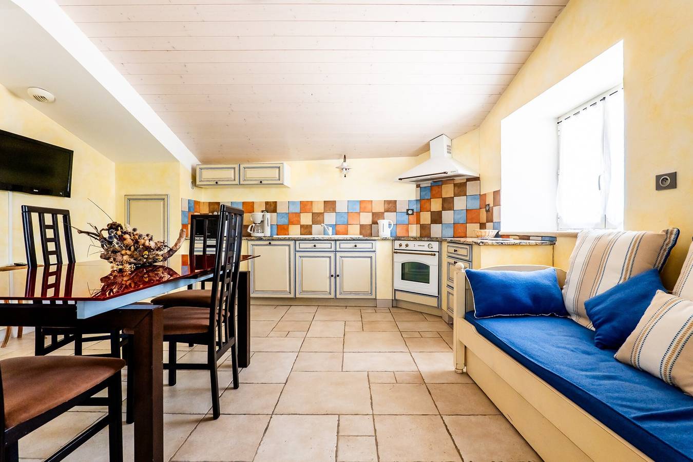 Appartement entier, Appartement « Le Moulin Aux Lavandes » avec piscine partagée et Wi-Fi in Redortiers, Région de Forcalquier