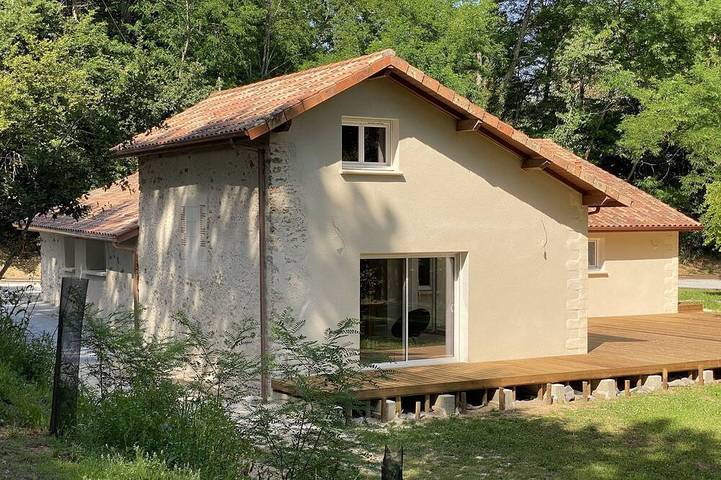 Location de vacances pour 12 personnes, avec Terrasse et Jardin à Larée