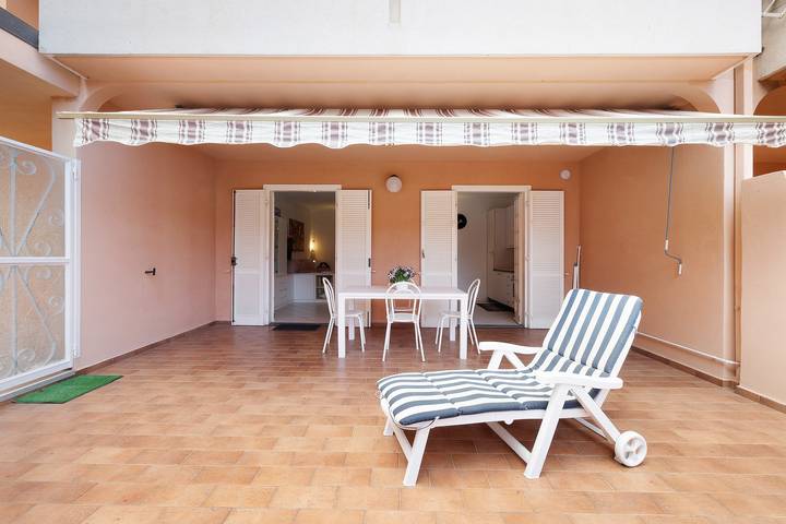 Ganze Wohnung, Ferienwohnung "Casa Ghibli" mit Terrassen und Wlan in Loano, Riviera di Ponente