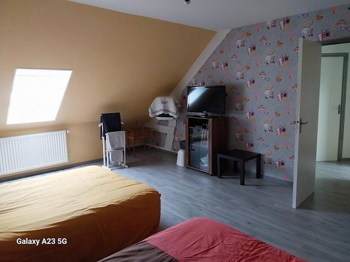 Chambre d’hôte pour 11 personnes, avec vue et jardin à Parigné-l'Évêque
