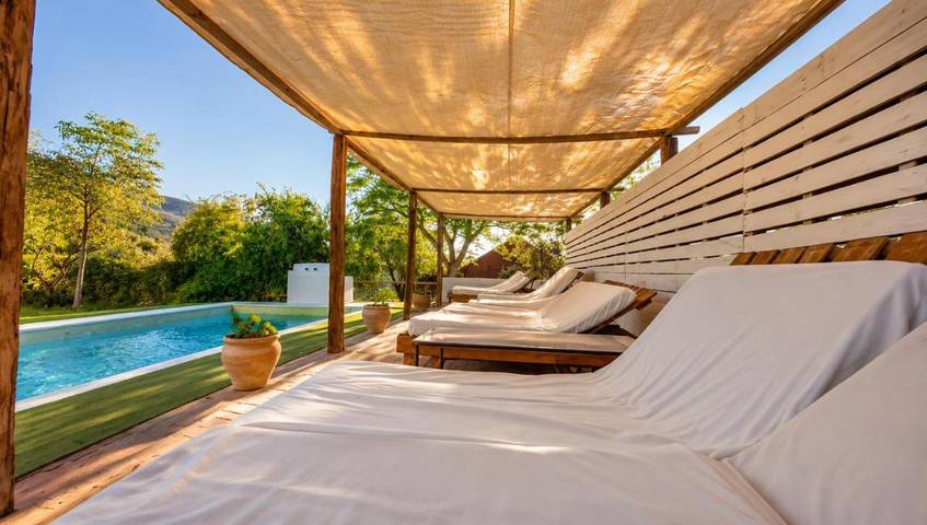 Hôtel pour 2 personnes, avec Terrasse et Jardin ainsi que Piscine et Vue à Pinos Genil