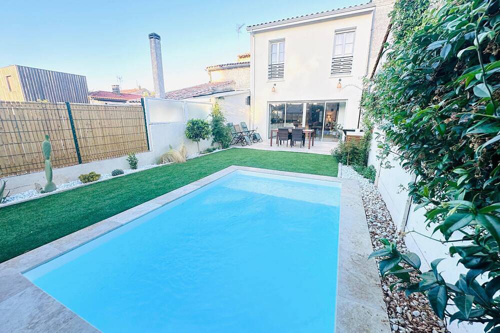 Tout Confort 4 Chambresjacuzzibarbecuejardin in Libourne, Libourne region