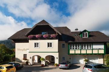 Hotel für 3 Personen, mit Garten und Ausblick in St. Gilgen