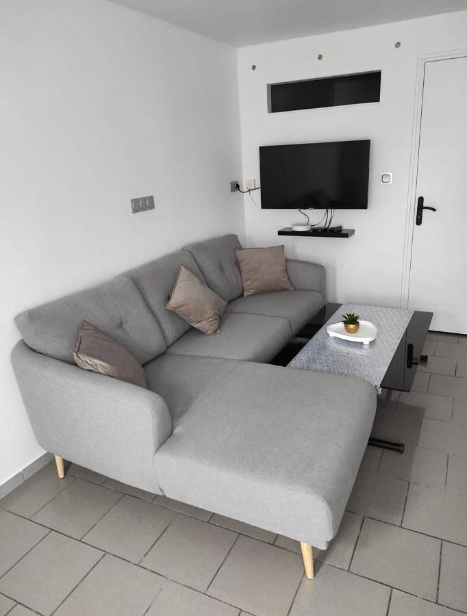 Appartement entier, Studio entier avec Wifi, Smart Tv, proche Douai in Sin-le-Noble, Département Nord