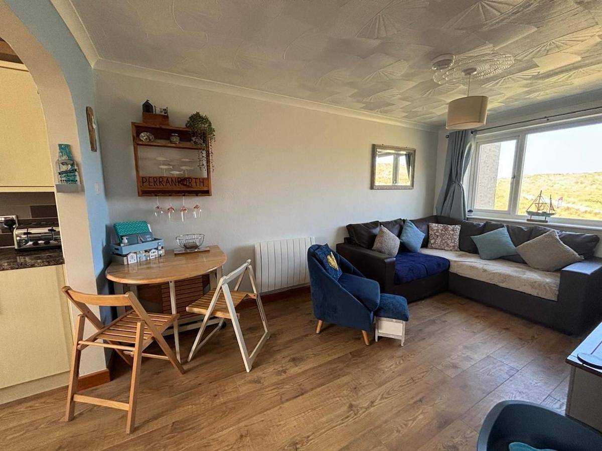 Entire apartment, Two-Bedroom Apartment in Perranporth, Cornwall