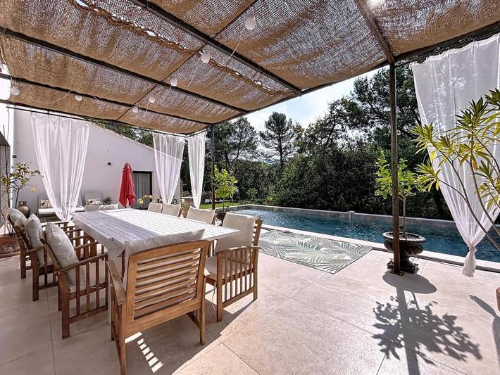 Chambre d’hôte pour 3 personnes, avec piscine ainsi que jardin et vue dans le Luberon - 3