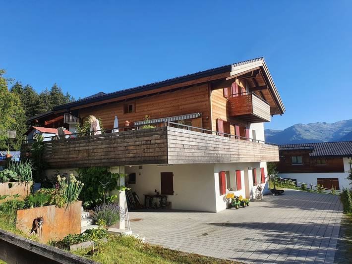 Ganze Ferienwohnung, Ferienwohnung Vorpifal 19, Obersaxen-Affeier - 4 Zimmer Ferienwohnung für max. 6 Pers. im Dg in Obersaxen, Obersaxen-Mundaun