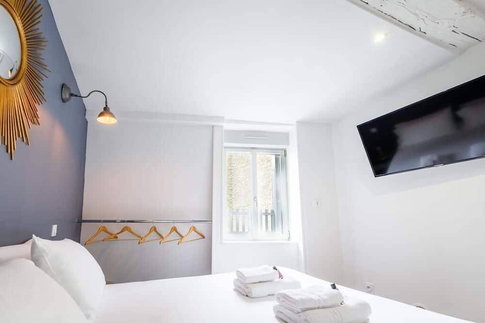 Ganze Wohnung, Apartment-Komfort-Nasszelle-Stadtblick-Le Cosy in Périgueux, Périgord Blanc
