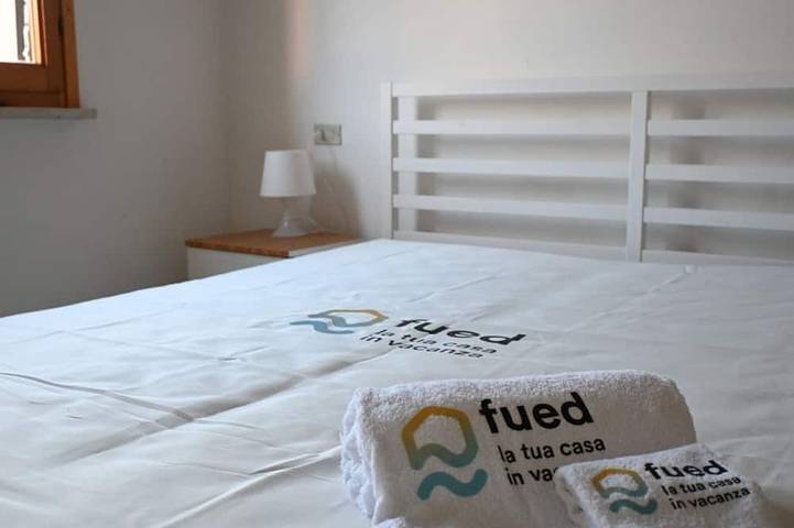 Appartamento intero, Sirolo, bilocale con terrazzo e aria condizionata in Sirolo, Riviera del Conero