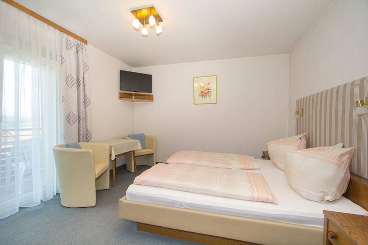 Ferienwohnung für 2 Personen, mit Terrasse und Garten am Faaker See - 2