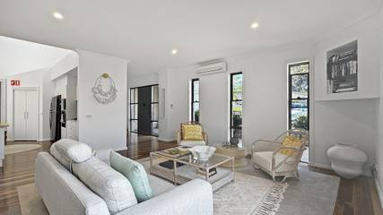 Holiday Letting for 9 People in Malua Bay, New South Wales, Photo 1
