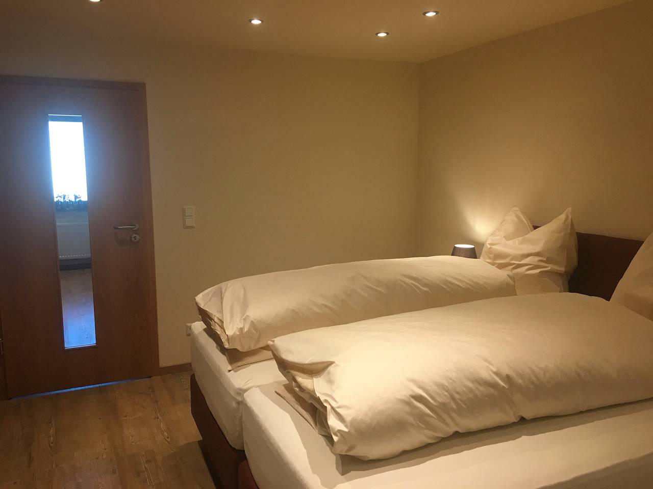 Ganze Wohnung, Apartment „5“ mit gemeinsamer Terrasse und Wlan in Mössingen, Neckar-Alb