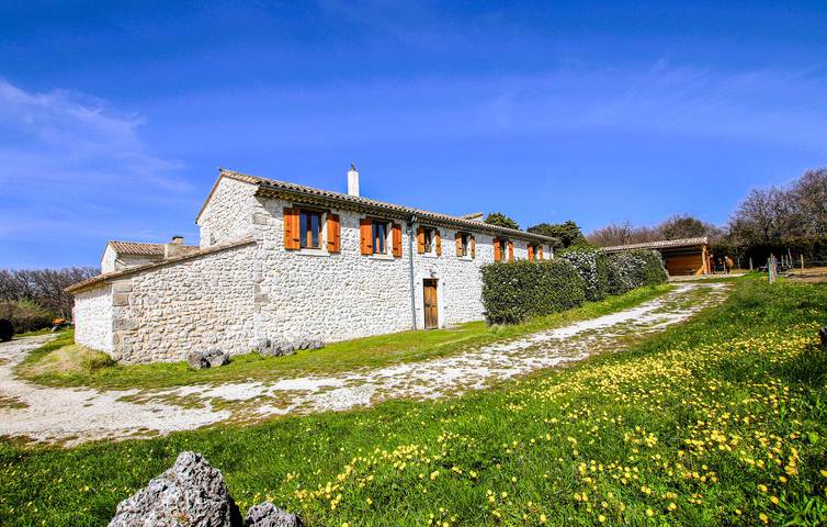 Location de vacances pour 5 personnes à Salles-sous-Bois