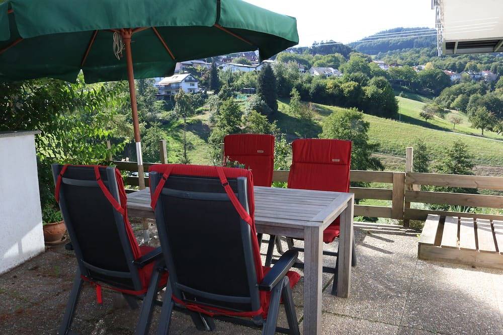 Ganze Wohnung, Ferienwohnung Dusamos mit Bergblick & Terasse in Bühlertal, Mittlerer Schwarzwald