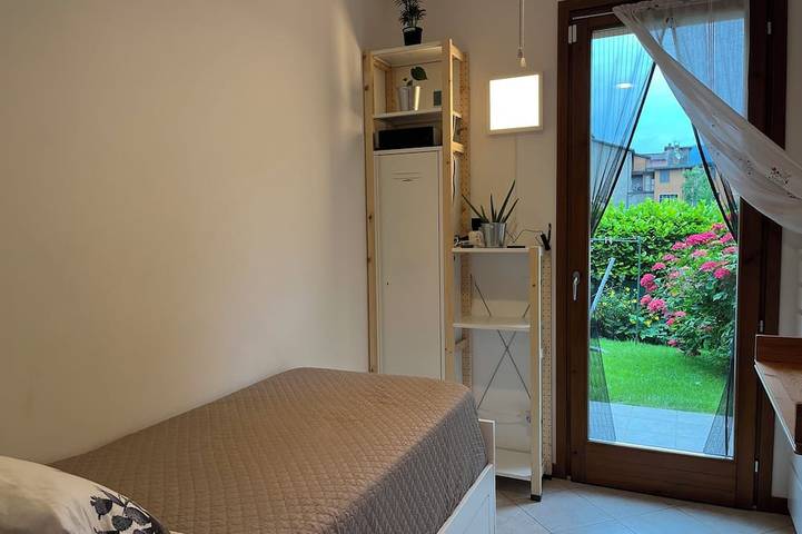 Ganze Wohnung, Charmante Wohnung mit Pool und atemberaubendem Ausblick. in Spinone al Lago, Prealpi Bergamasche Orientali