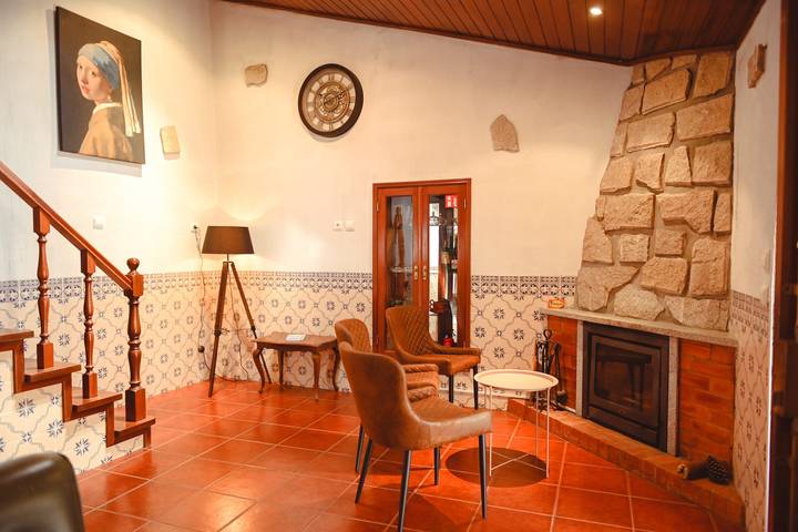 Casa de férias para 6 pessoas, com terraço, adaptado a crianças em Gouveia