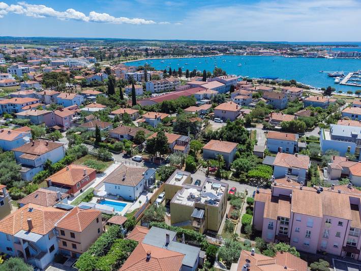 Ferienwohnung für 6 Personen, mit Terrasse und Garten in Umag und Umgebung