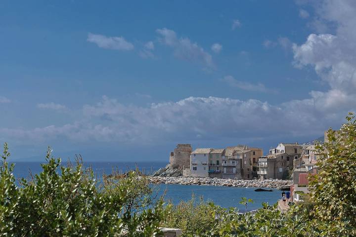 Location de vacances pour 6 personnes, avec jardin et terrasse, animaux acceptés dans Port d'Erbalunga - 2