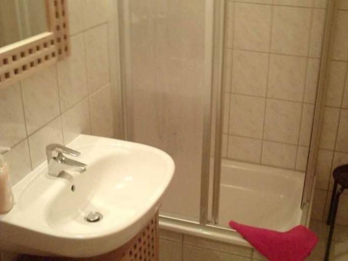 Ganze Ferienwohnung, Ferienzimmer Zur Quelle - Ferienzimmer I in Stralsund, Stralsund Umland