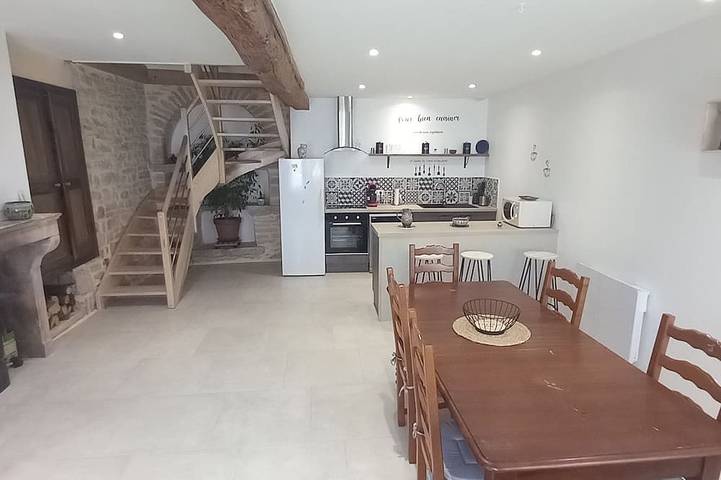 Gîte pour 8 personnes, avec balcon dans Seigny