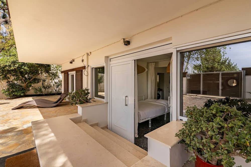 Rafia Loft Loutraki: Heated Pool, Billiard I Beach in Loutraki-Perachora, Korinthia