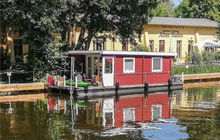 Hausboot für 3 Personen, mit Terrasse und Seeblick