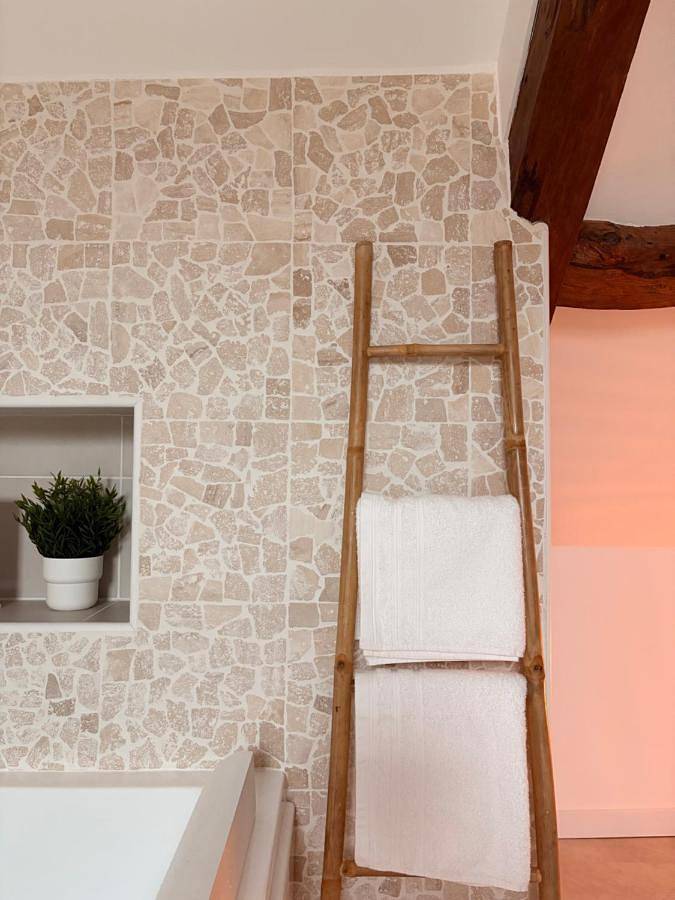 Appartement entier, Suite Spa Cinta in Trie-Château, Oise