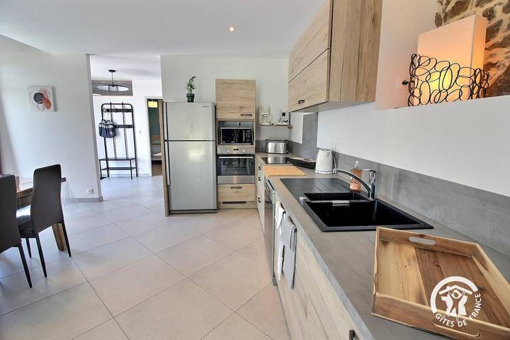 Gîte pour 6 personnes, avec jardin à Plancoët - 4