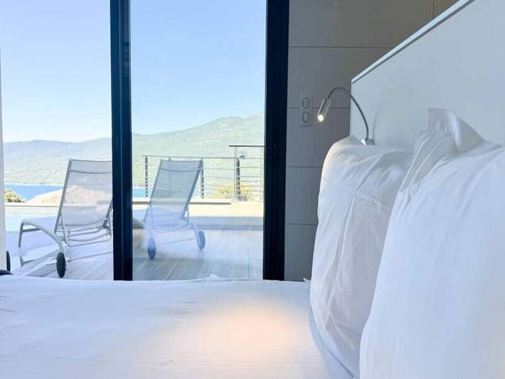 Gîte pour 10 personnes, avec jardin et piscine, adapté aux familles à Viggianello - 2