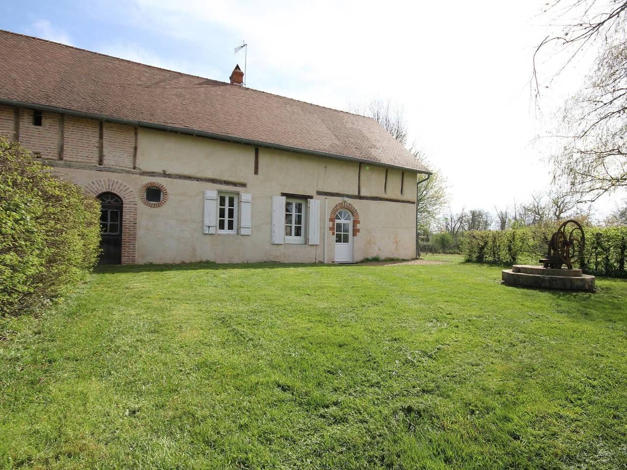 Ruhiges Ferienhaus nahe der Loire, ideal zum Angeln und Wandern in Saint-Hilaire-Fontaine, Nièvre