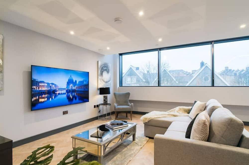 Ganze Wohnung, Luxury 2 Bed Duplex Apt w/Balcony, Gym & Parking in Penarth, Cardiff