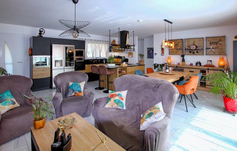 Location de vacances pour 6 personnes, avec terrasse ainsi que jardin et piscine à Vagnas - 3