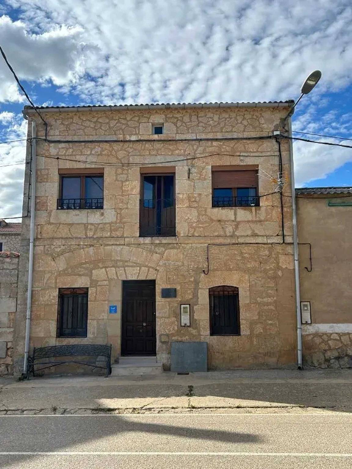 Casa Espaciosa en Valdeande con Jardín in Ribera del Duero, Valdeande