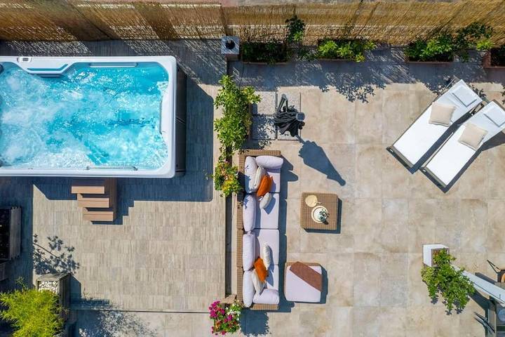 Ferienwohnung für 6 Personen, mit Sauna und Whirlpool sowie Balkon und Pool in Bologna