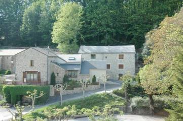 Gîte pour 11 personnes, avec jardin à Nages