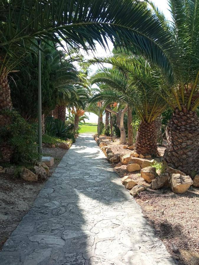 Appartement de vacances pour 4 personnes, avec jardin et vue ainsi que piscine et bassin pour enfant