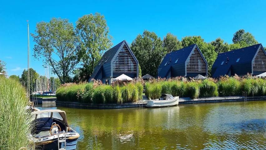 Ferienhaus für 9 Personen, mit Garten in Friesland