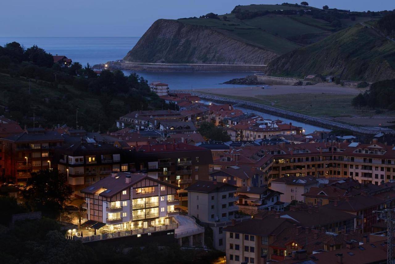 Hotel Flysch in Itzurun hondartza (Zumaia), Zumaia
