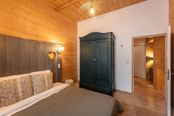 Gîte pour 8 personnes, avec jacuzzi et jardin ainsi que piscine et terrasse à Barbey-Seroux - 3
