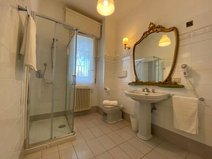 Chambre d’hôte pour 2 personnes, avec terrasse ainsi que jardin et vue, animaux acceptés à Cervia - 2