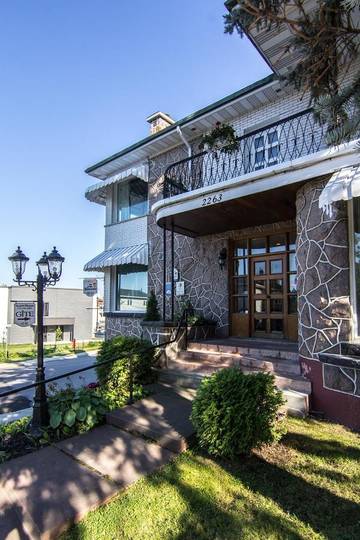 Chambre d’hôte pour 2 personnes, avec jardin à Saguenay