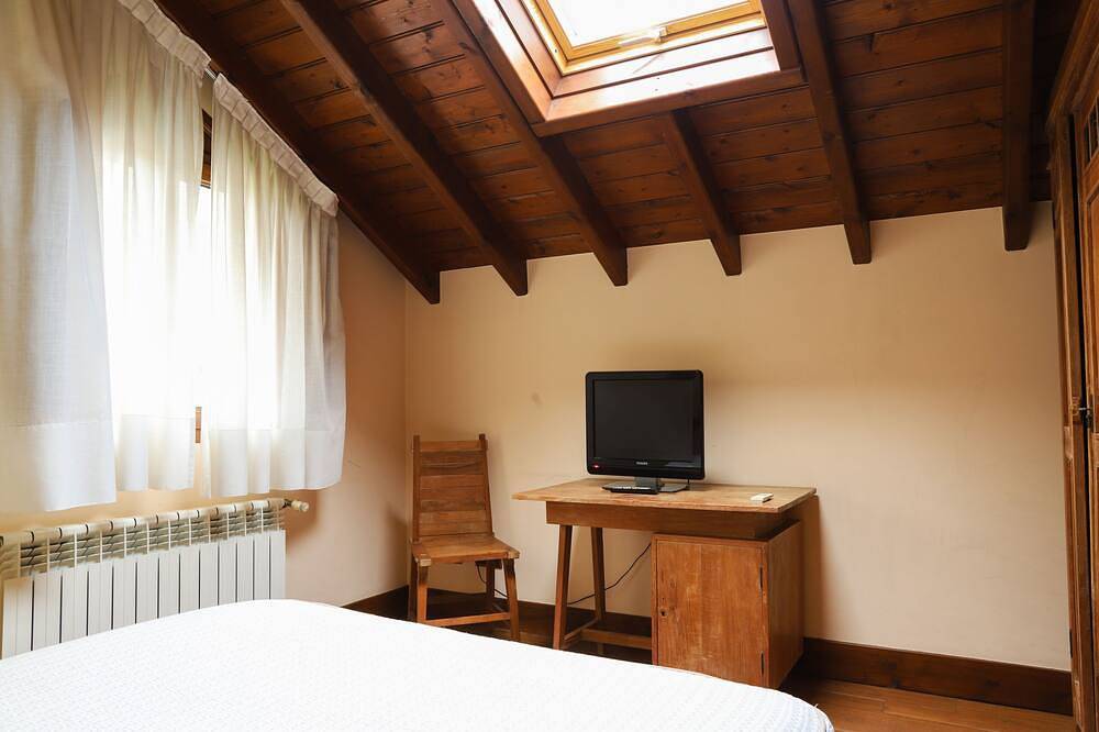 Apartamento entero, Ático Semi Rústico - Apartamentos Villa Fresnedo in Solares, Medio Cudeyo