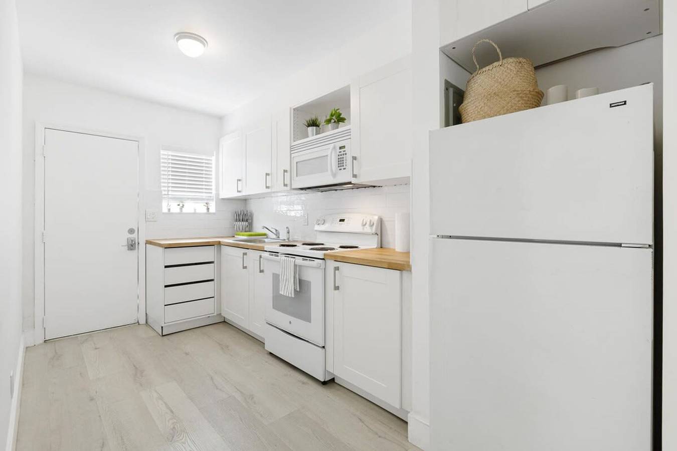 Charming 2 Bedroom Apartment in Victoria Park in Fort Lauderdale, Broward County