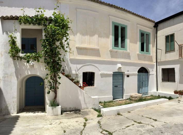 Casa vacanza per 7 persone, con Terrazza e Giardino nonché Panorama a Strongoli