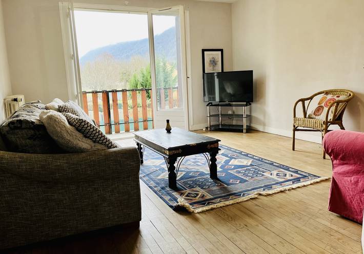 Gîte pour 6 personnes, avec jardin et balcon, adapté aux familles à Saint-Béat