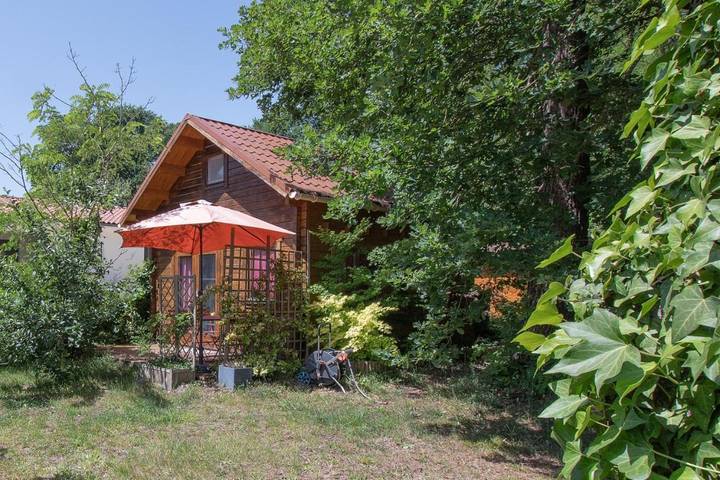 Gîte pour 4 personnes, avec jardin et terrasse à Étaules